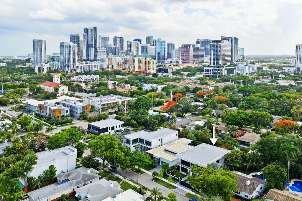 425 NE 10th Avenue Fort Lauderdale FL 33301