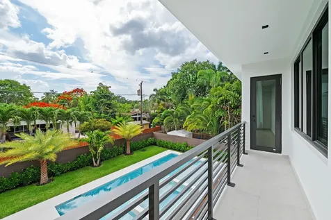 425 NE 10th Avenue Fort Lauderdale FL 33301