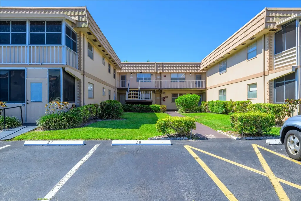 633 Brittany Delray Beach FL 33446