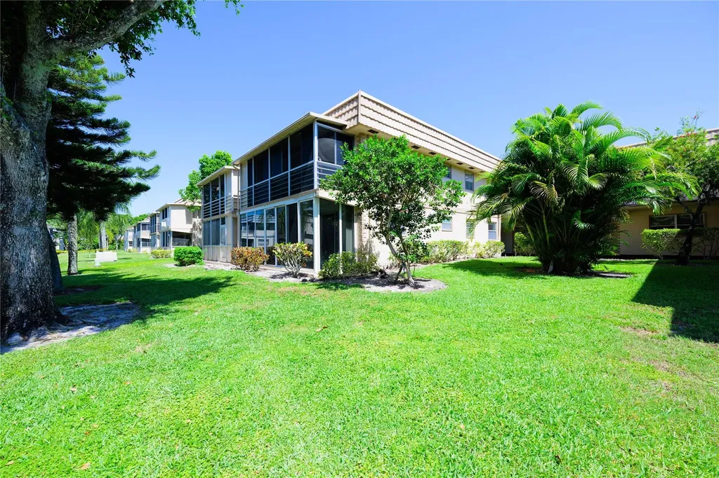 633 Brittany Delray Beach FL 33446