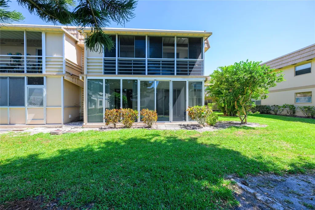 633 Brittany Delray Beach FL 33446