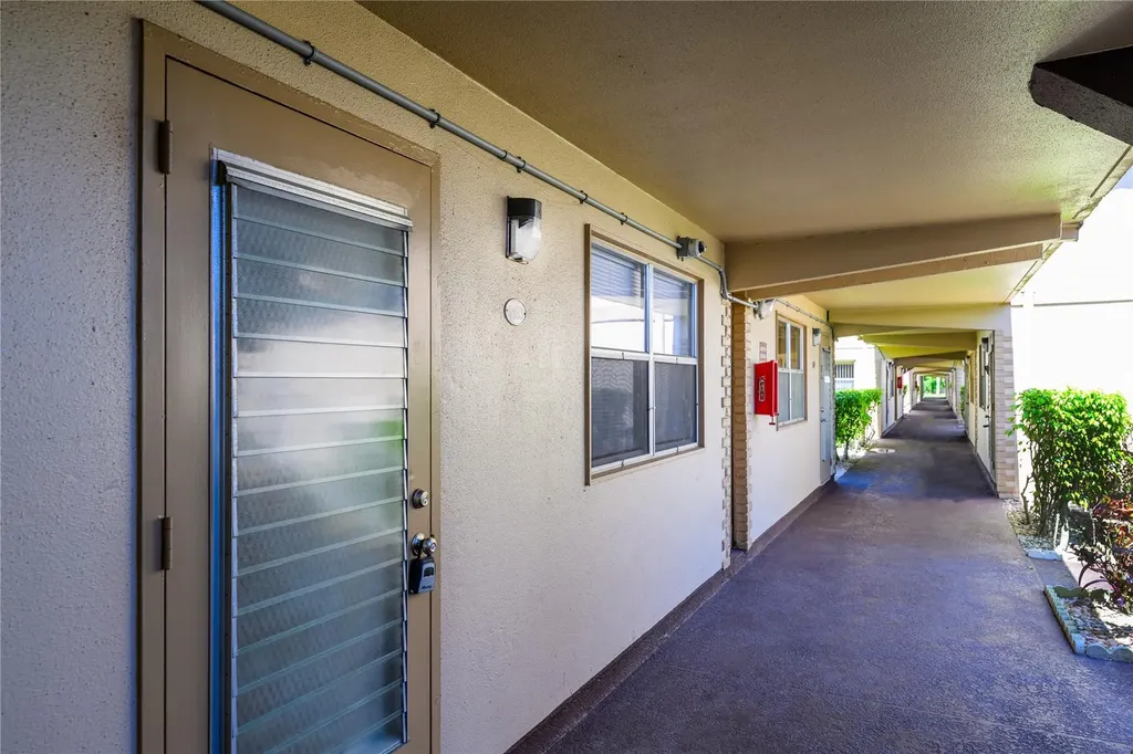 633 Brittany Delray Beach FL 33446