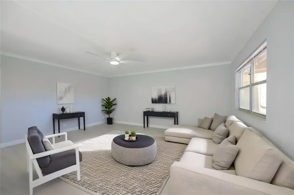 633 Brittany Delray Beach FL 33446