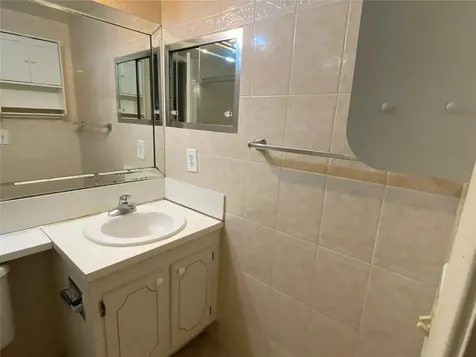 2025 Berkshire B Deerfield Beach FL 33442