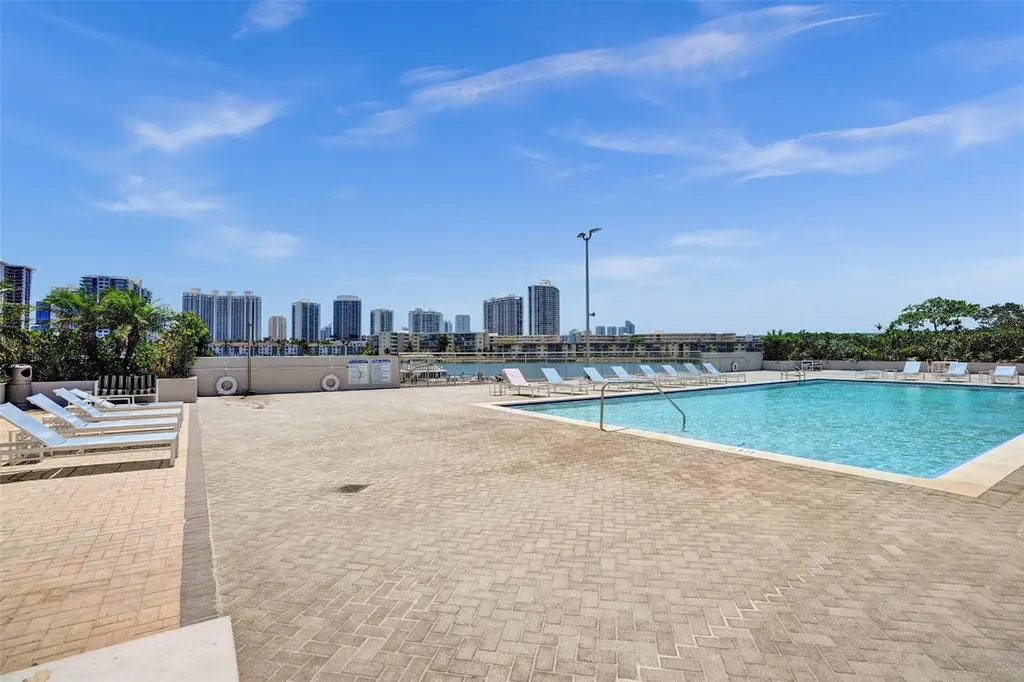 18041 Biscayne Boulevard Aventura FL 33160