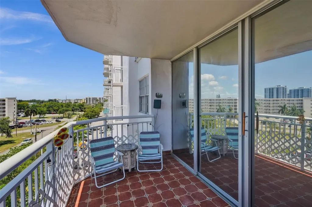 18041 Biscayne Boulevard Aventura FL 33160