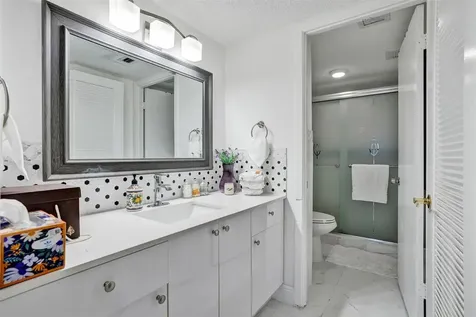 18041 Biscayne Boulevard Aventura FL 33160