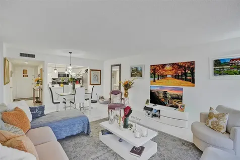 18041 Biscayne Boulevard Aventura FL 33160