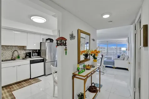 18041 Biscayne Boulevard Aventura FL 33160