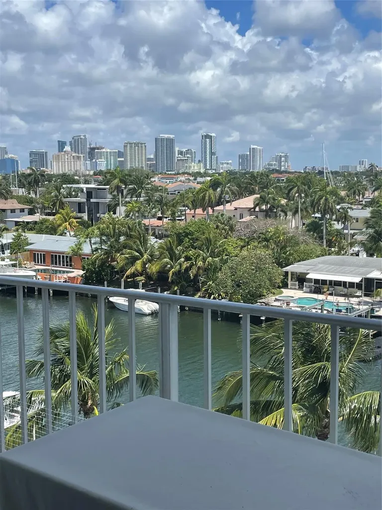 1731 SE 15th Street Fort Lauderdale FL 33316