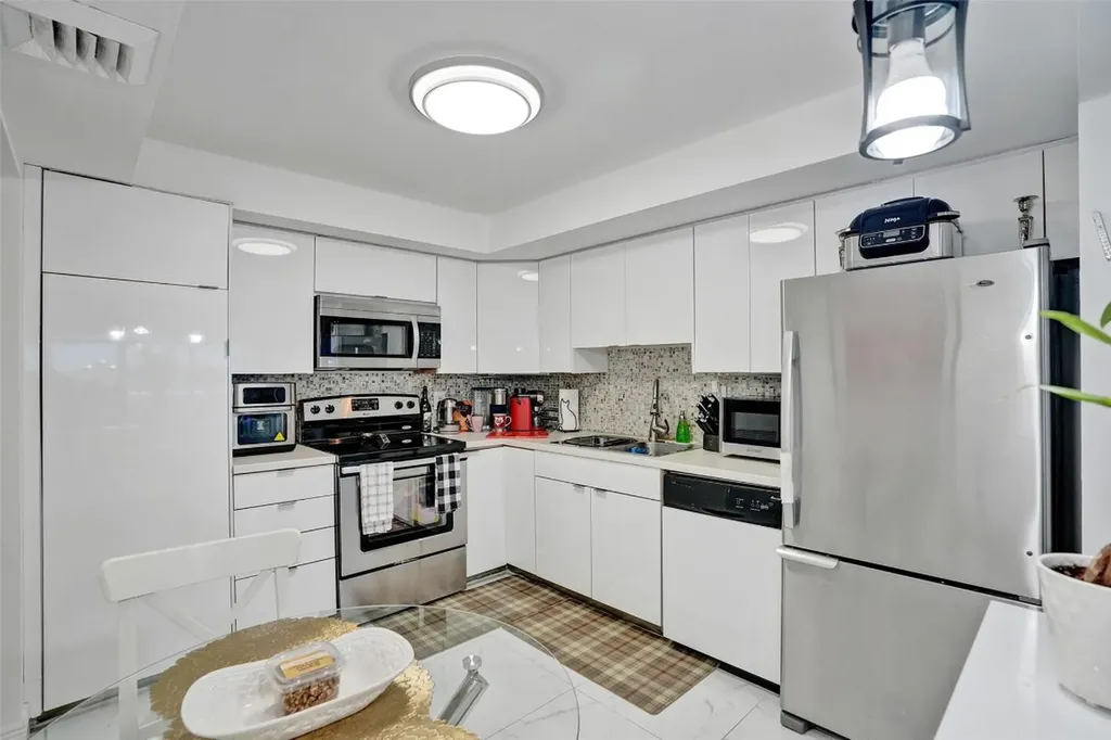18041 SE Biscayne Boulevard Aventura FL 33160