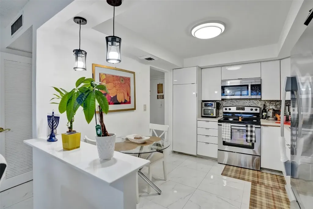 18041 SE Biscayne Boulevard Aventura FL 33160