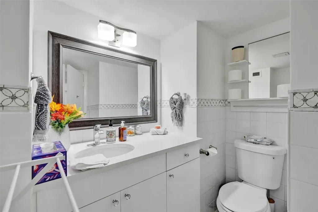 18041 SE Biscayne Boulevard Aventura FL 33160