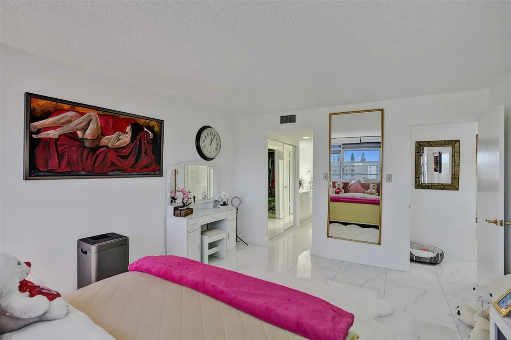 18041 SE Biscayne Boulevard Aventura FL 33160