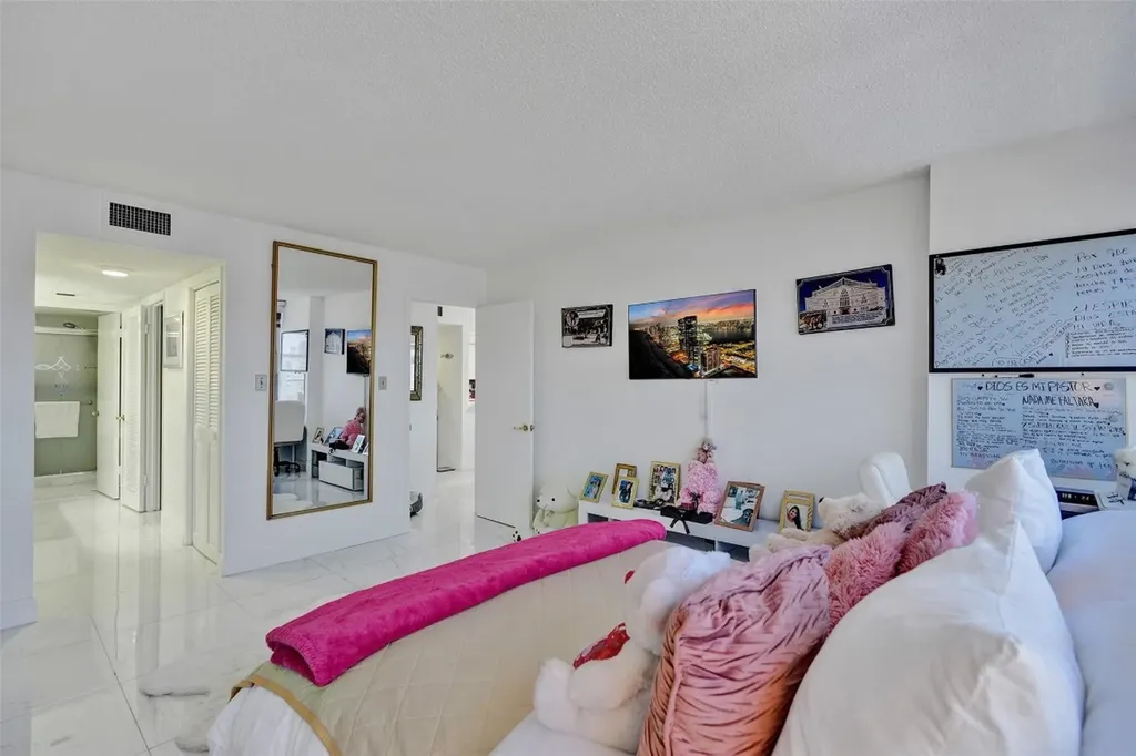 18041 SE Biscayne Boulevard Aventura FL 33160