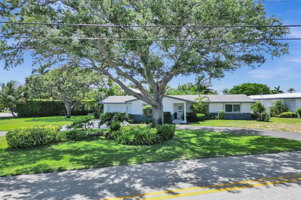2761 NE 12th Street Pompano Beach FL 33062