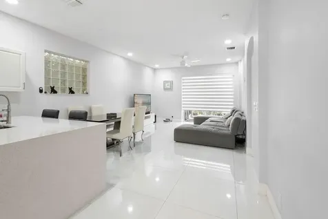 4812 NW 19th Street Coconut Creek FL 33063