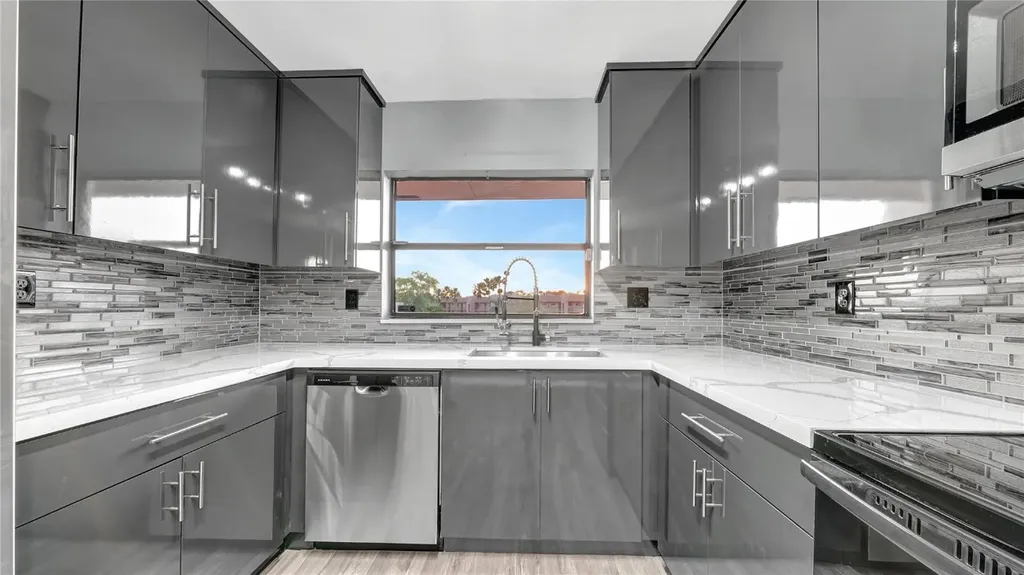 10433 Sunrise Lakes Boulevard Sunrise FL 33322