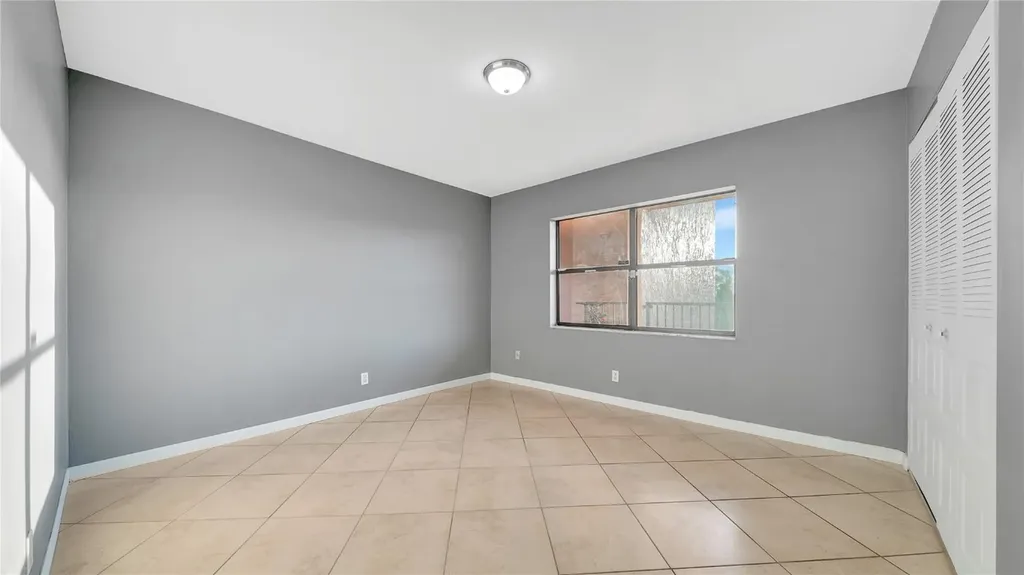 10433 Sunrise Lakes Boulevard Sunrise FL 33322