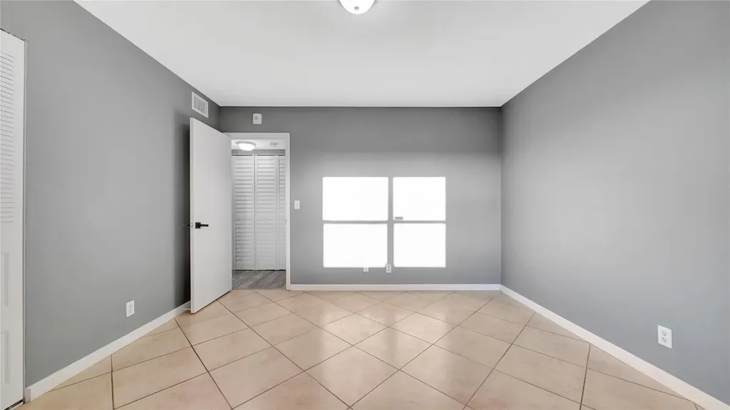 10433 Sunrise Lakes Boulevard Sunrise FL 33322