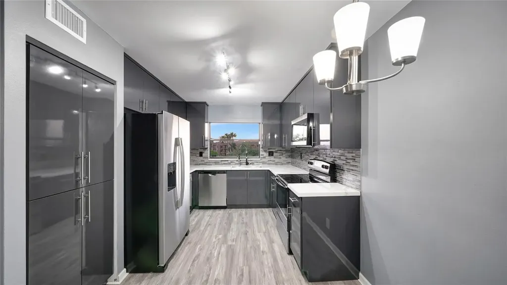 10433 Sunrise Lakes Boulevard Sunrise FL 33322