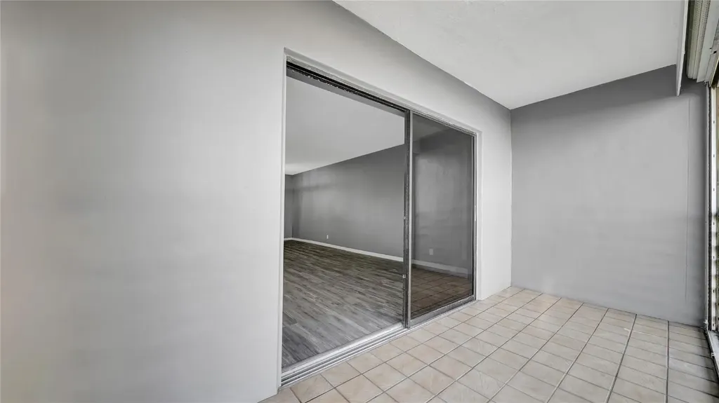 10433 Sunrise Lakes Boulevard Sunrise FL 33322