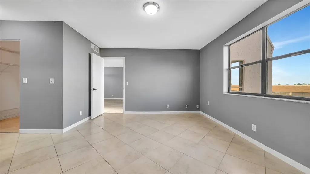 10433 Sunrise Lakes Boulevard Sunrise FL 33322