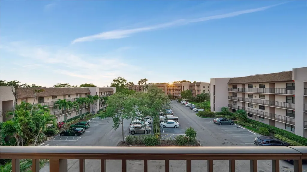 10433 Sunrise Lakes Boulevard Sunrise FL 33322