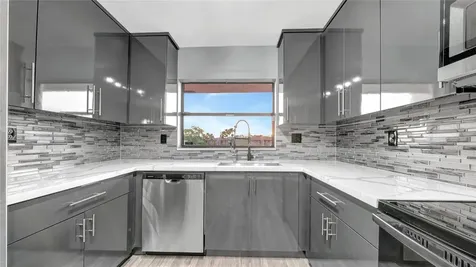 10433 Sunrise Lakes Boulevard Sunrise FL 33322