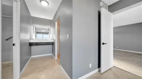 10433 Sunrise Lakes Boulevard Sunrise FL 33322