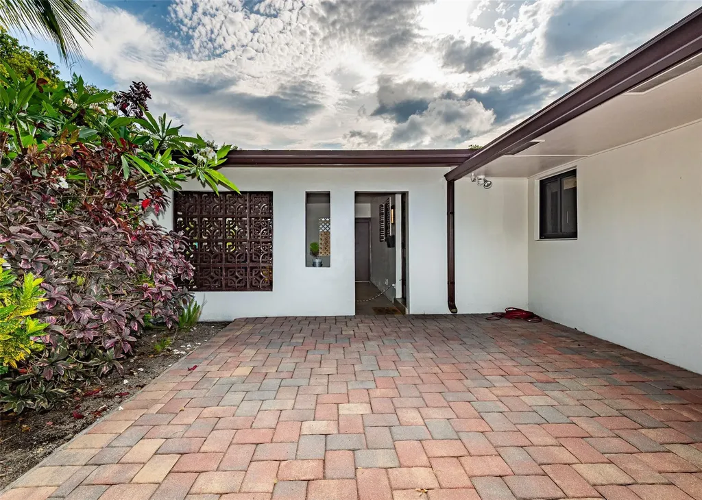 2113 NE 62nd Street Fort Lauderdale FL 33308