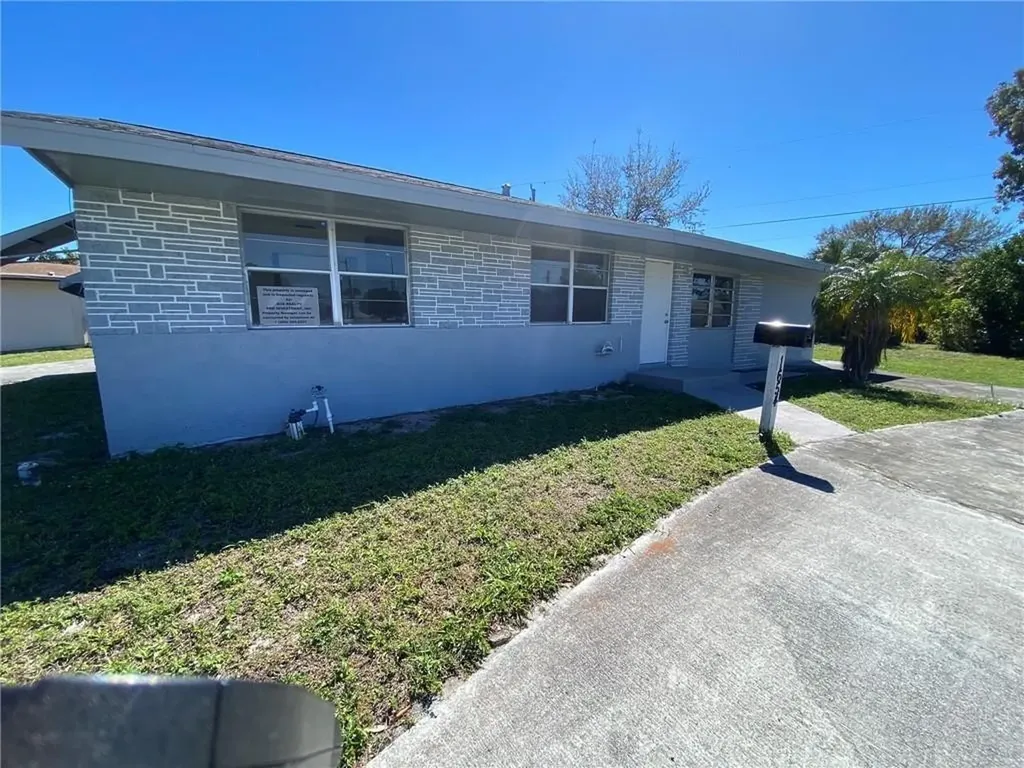 1654 43rd Street West Palm Beach FL 33407