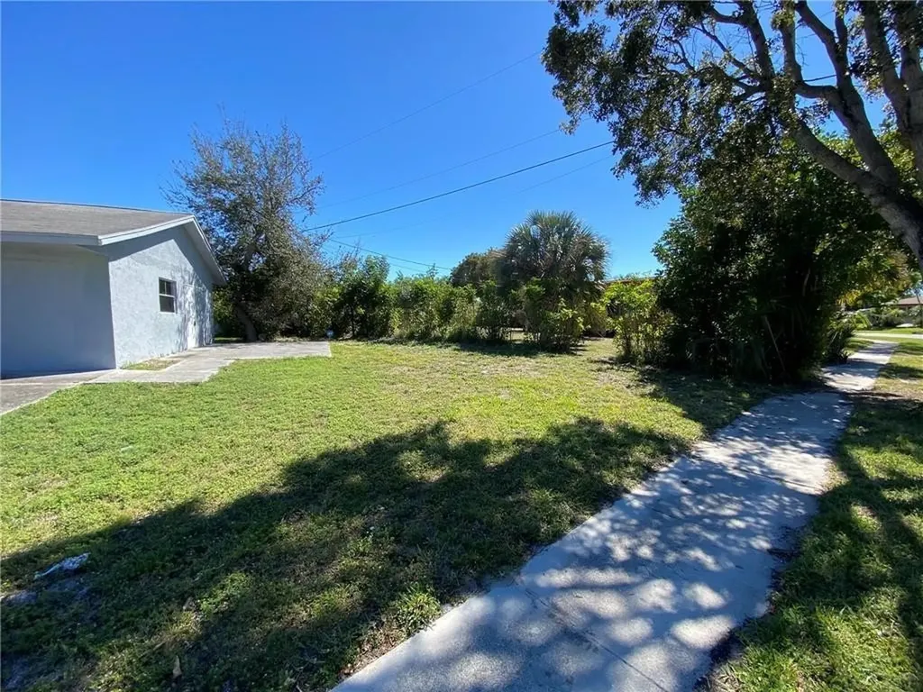 1654 43rd Street West Palm Beach FL 33407
