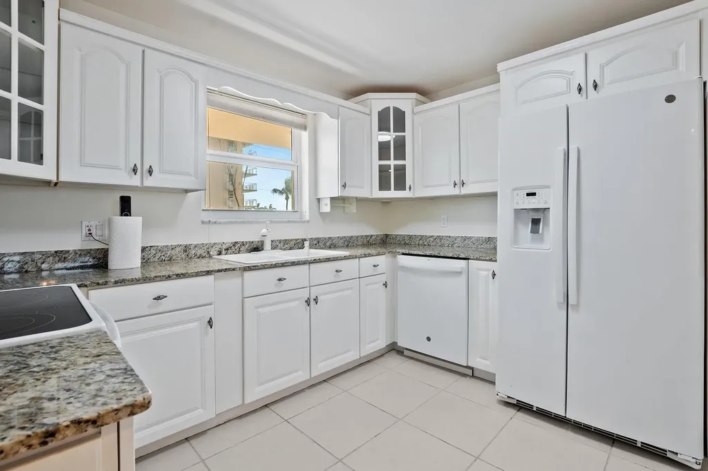 1051 Hillsboro Mile Hillsboro Beach FL 33062