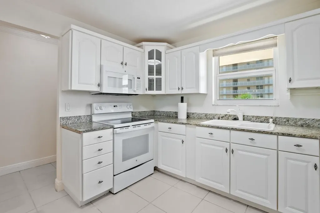 1051 Hillsboro Mile Hillsboro Beach FL 33062