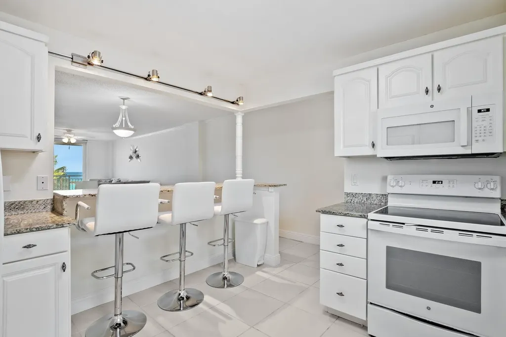 1051 Hillsboro Mile Hillsboro Beach FL 33062