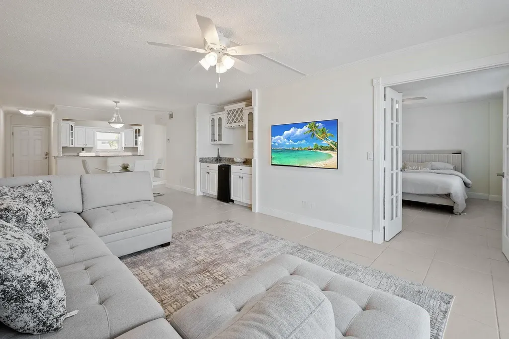 1051 Hillsboro Mile Hillsboro Beach FL 33062