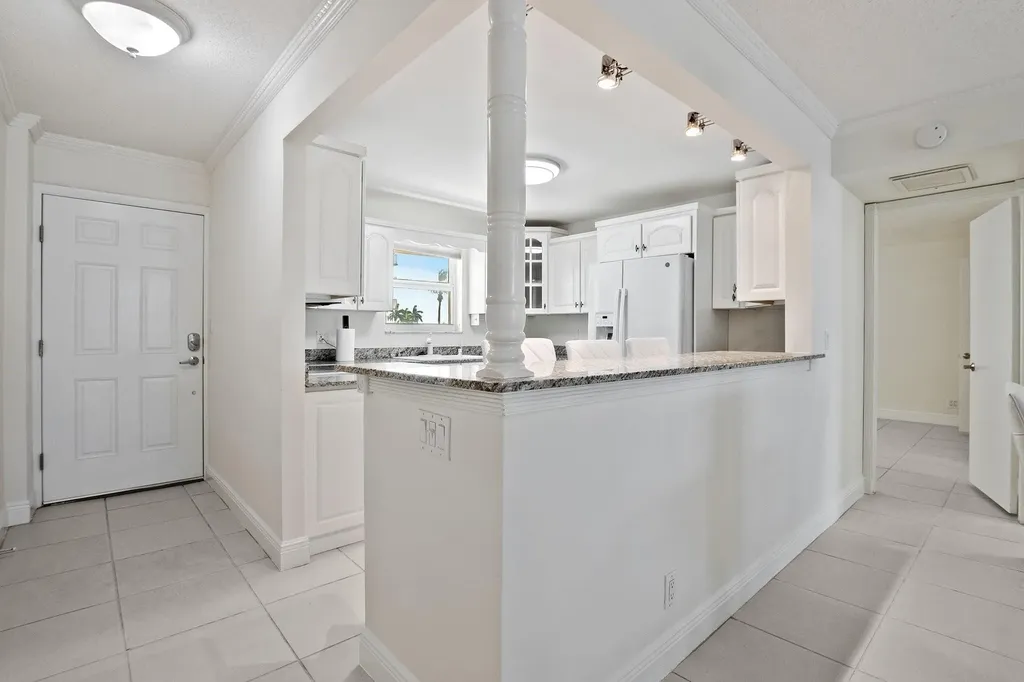 1051 Hillsboro Mile Hillsboro Beach FL 33062