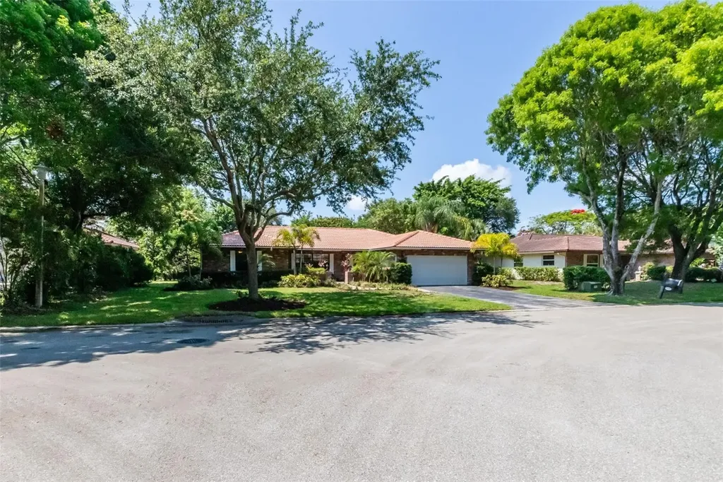 9420 SW 1st Place Coral Springs FL 33071