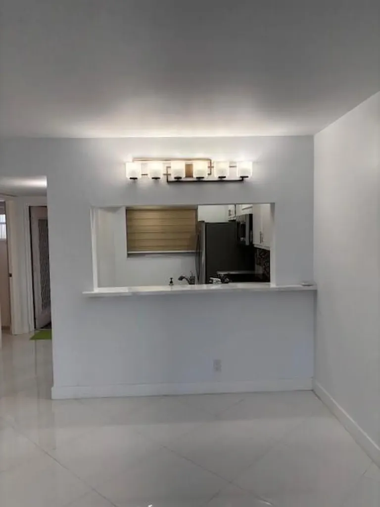1811 Sabal Palm Davie FL 33324