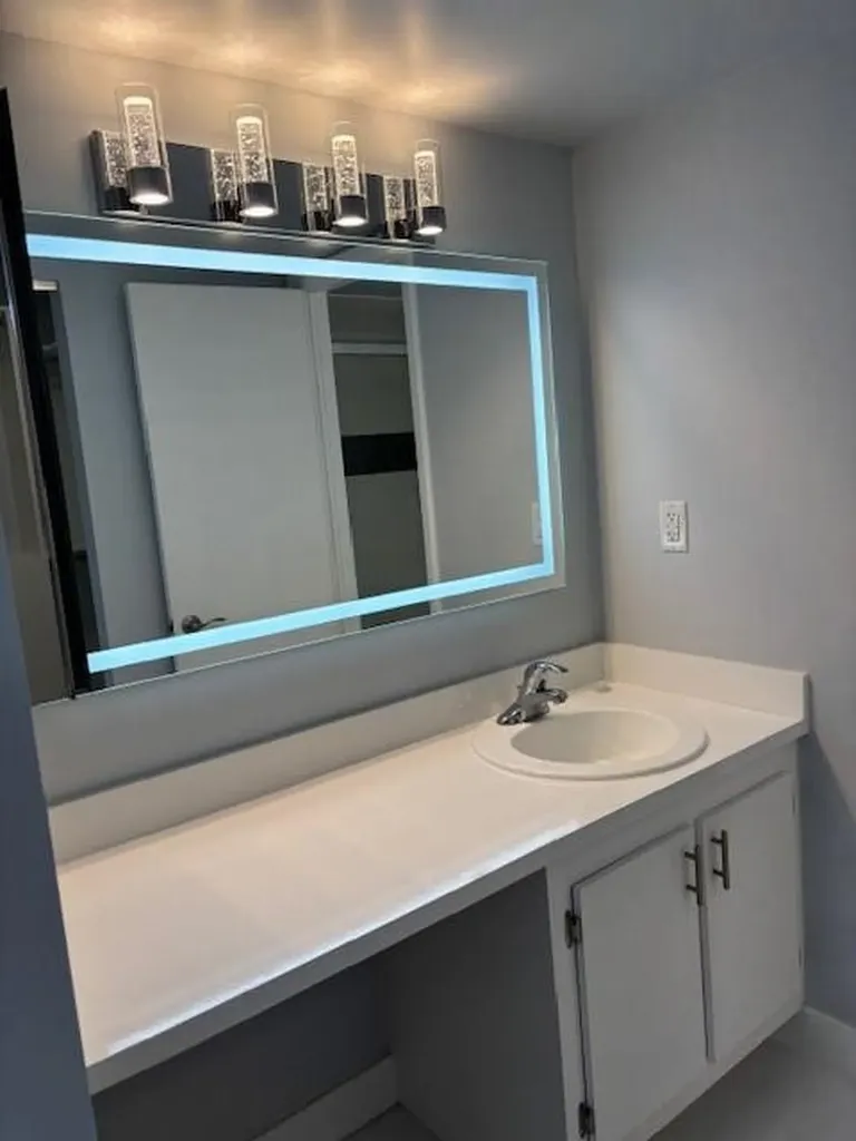 1811 Sabal Palm Davie FL 33324