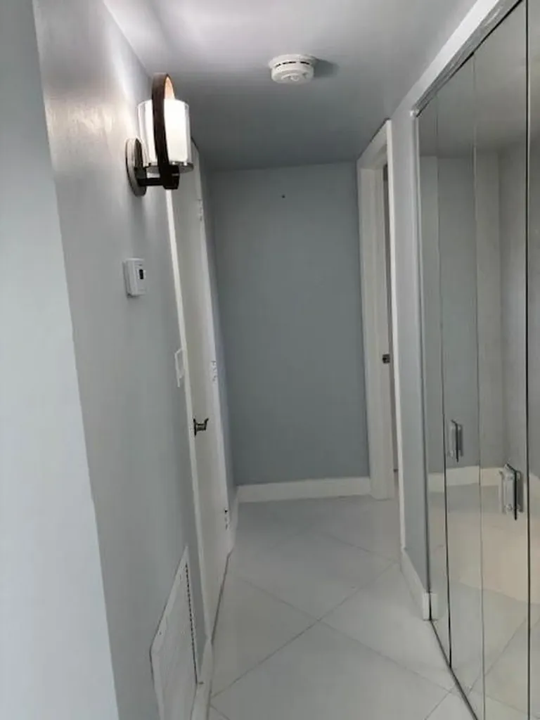 1811 Sabal Palm Davie FL 33324