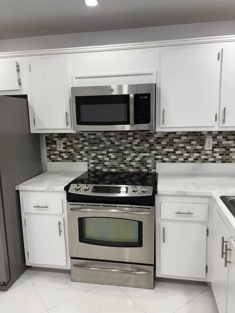 1811 Sabal Palm Davie FL 33324