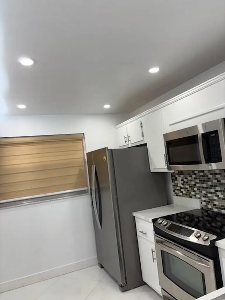 1811 Sabal Palm Davie FL 33324