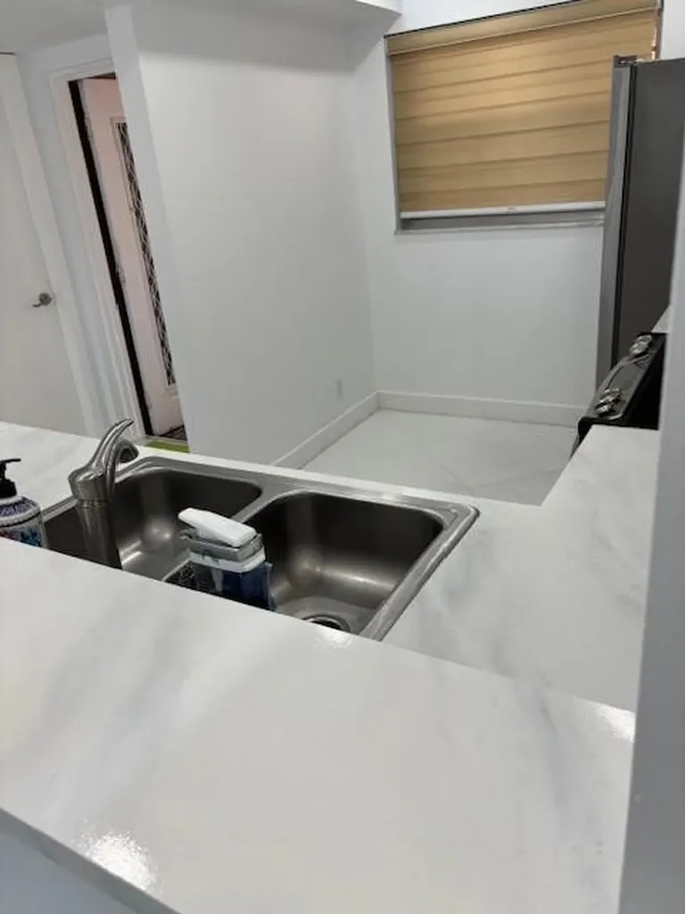 1811 Sabal Palm Davie FL 33324
