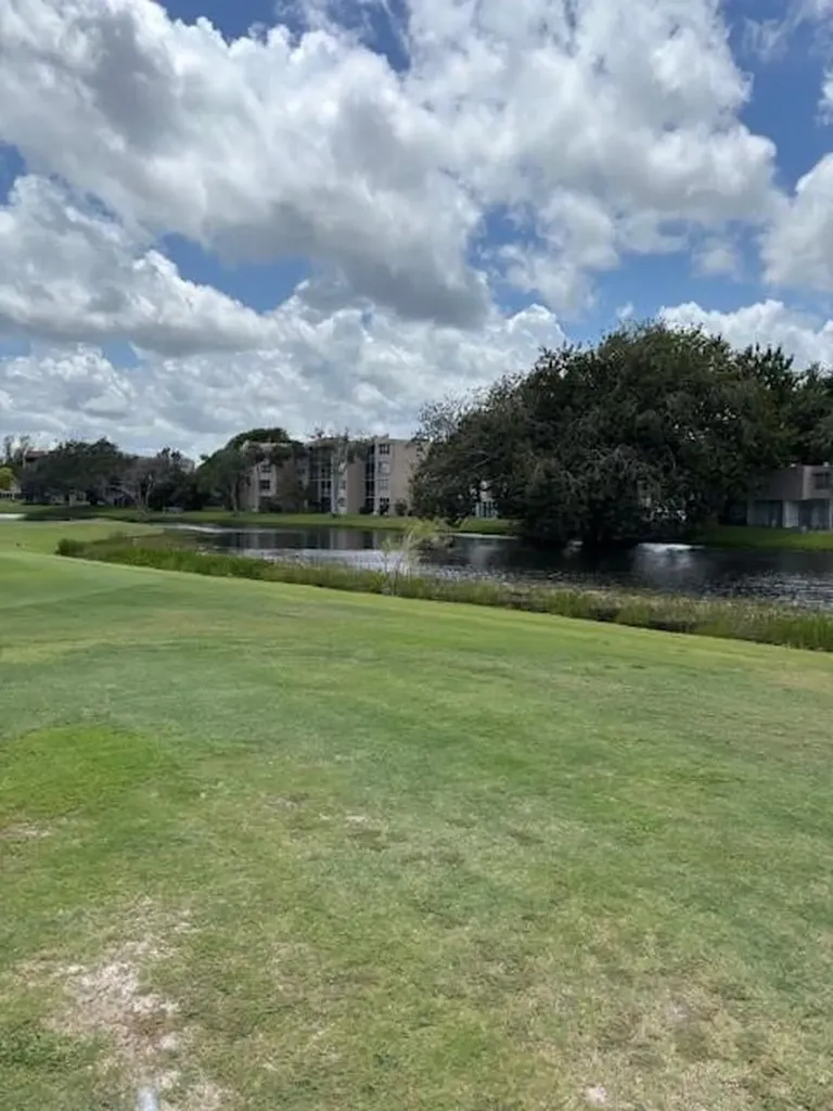 1811 Sabal Palm Davie FL 33324