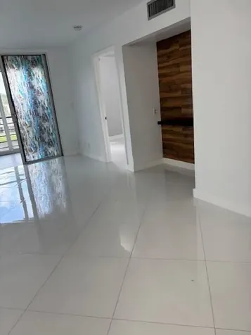 1811 Sabal Palm Davie FL 33324