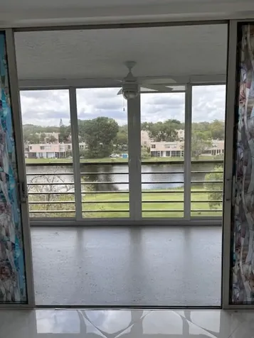 1811 Sabal Palm Davie FL 33324