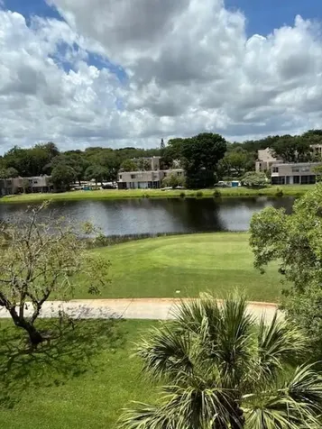 1811 Sabal Palm Davie FL 33324
