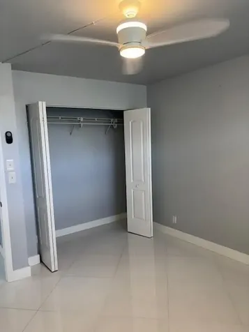 1811 Sabal Palm Davie FL 33324